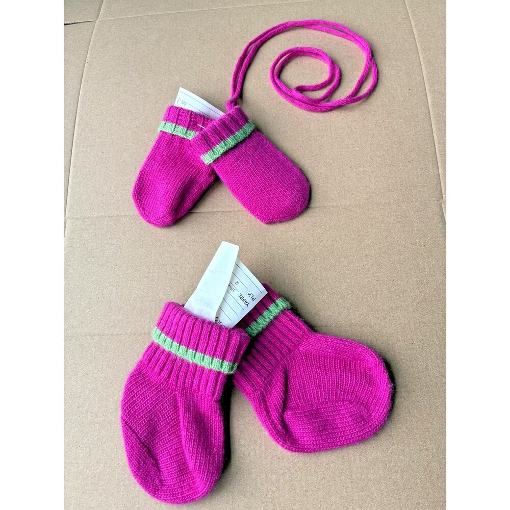 NWT Portolano Baby Mittens Booties Set 3-6M Pink Wool Neck Cord winter gift